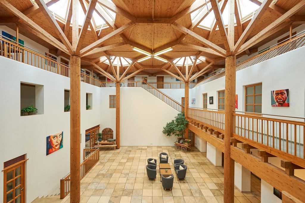Seminar- Und Gaestehaus Im Kloster Бецау Екстериор снимка